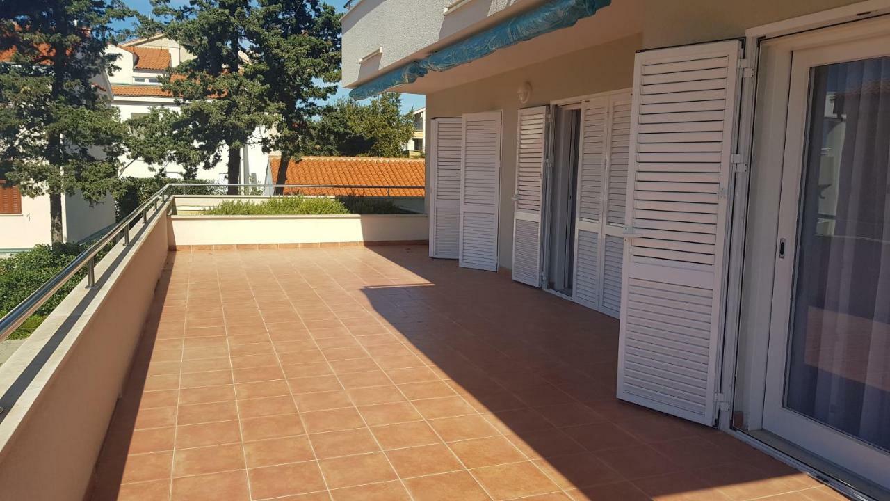 Apartments Biba Novalja Exterior foto